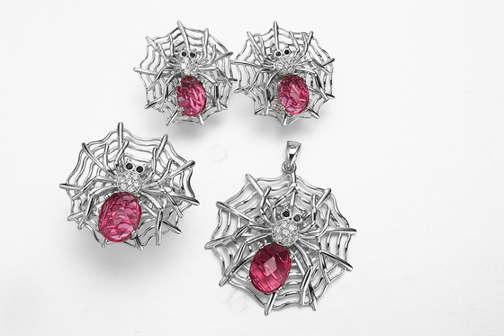 Рубиновые ювелирные изделия серебра 925 установили 14,26 стерлингового серебряного грамма шкентеля паука