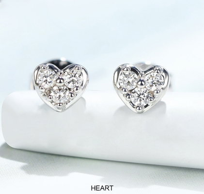 Стерлинговое серебряное сердце сформировало серьги 0.80ct стержня вокруг гениального диаманта отрезка