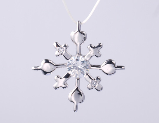 Серебряный крест Pendant Cross CZ Pendant Для женщин Мужчины Бриллианты Ювелирные подарки Тонкий цепочек ожерелье Ювелирный аксессуар